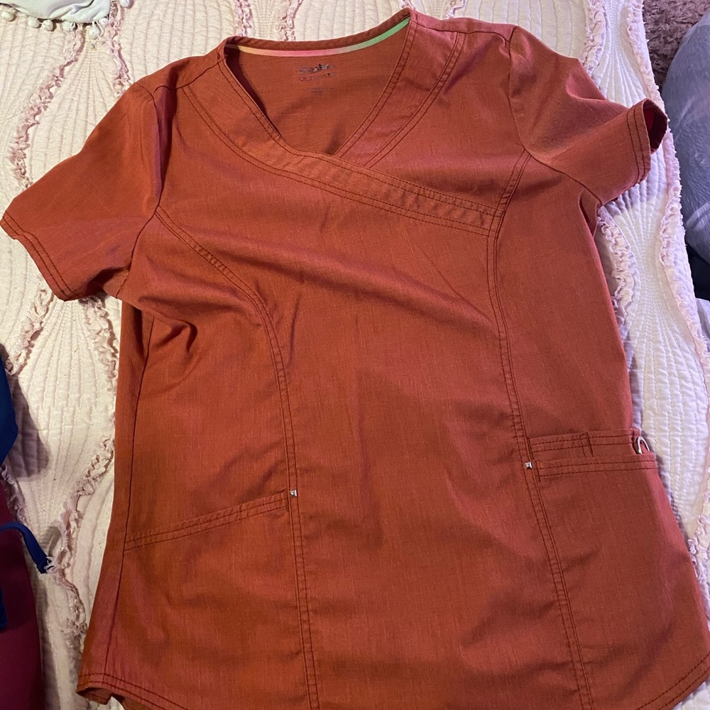Scrub set